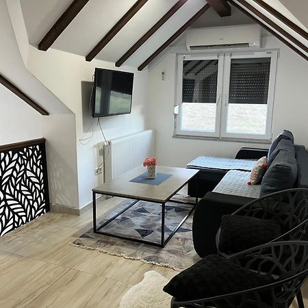 Vacation House Studenac Bihać Екстериор снимка