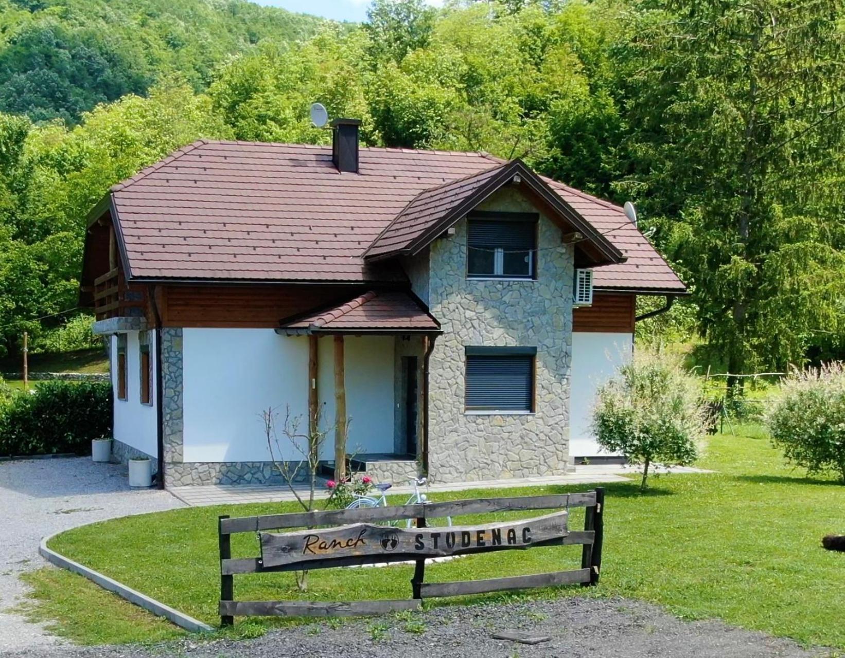 Vacation House Studenac Bihać Екстериор снимка